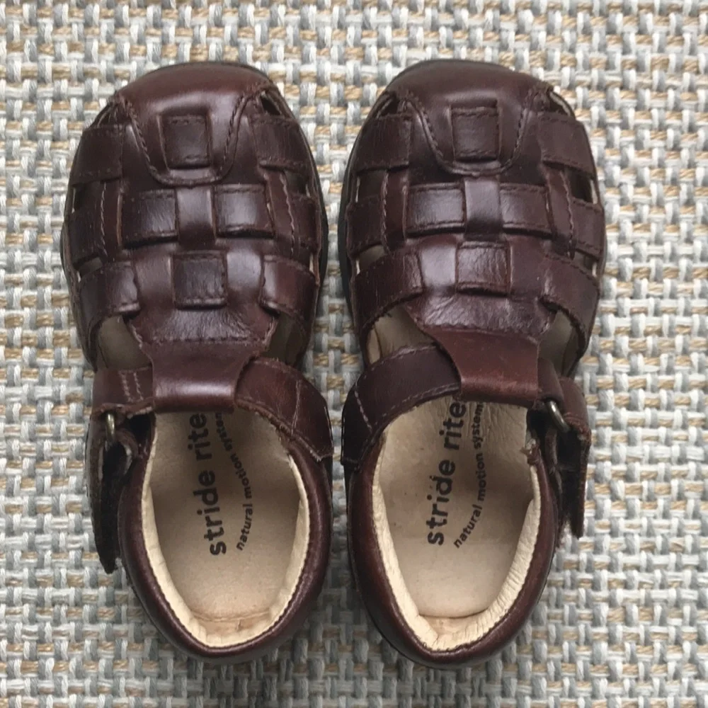 Stride Rite Reid Leather Sandals (size 6)